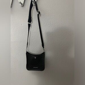 Micheal kors messenger bag